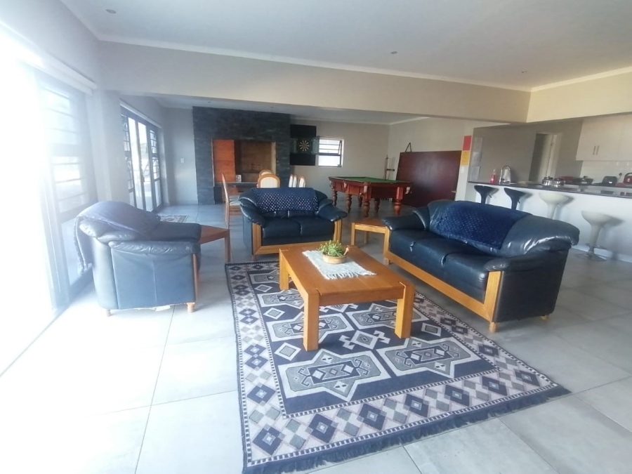 To Let 4 Bedroom Property for Rent in Myburgh Park Western Cape